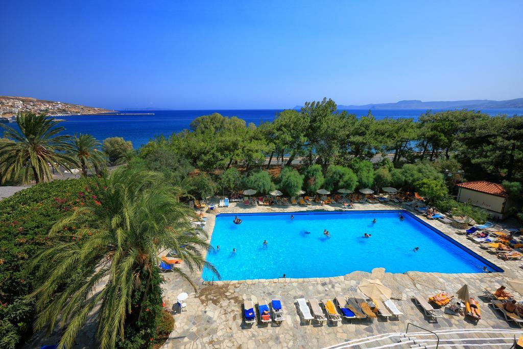锡蒂亚海滩城市度假村及水疗中心 外观 照片 A swimming pool in Greece